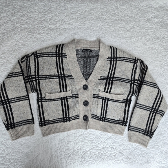Moon & Madison Wool Blend Plaid Cardigan - Picture 1 of 12